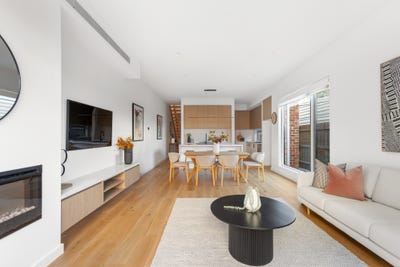 /international/au/67a-blackshaws-road-newport-vic-148265268/