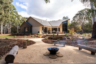 /international/au/36-mapstone-road-margaret-river-wa-151480284/