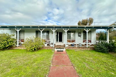 /international/au/7-urban-street-wagin-wa-148725320/