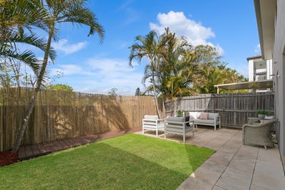 /international/au/9-7-johnston-street-carina-qld-152091268/