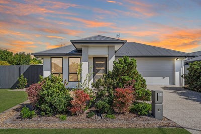 /international/au/29-oceanblue-boulevard-pialba-qld-151036504/