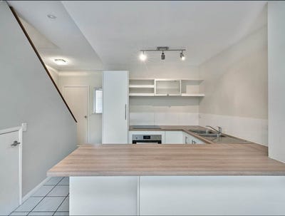 /international/au/4-52-best-street-yorkeys-knob-qld-152352428/
