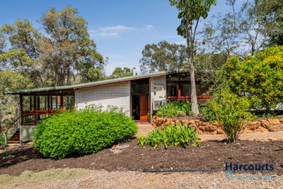 /international/au/21-croyden-road-roleystone-wa-152515800/