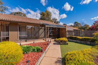 /international/au/49-32-bunbury-street-stirling-act-152492892/