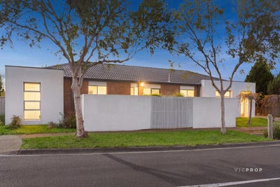 /international/au/30-kirkstone-road-point-cook-vic-151395196/