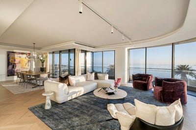 /international/au/502g-14-16-the-esplanade-st-kilda-vic-152479052/