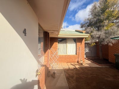 /international/au/4-19-macdonald-street-kalgoorlie-wa-151538648/