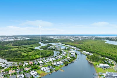 /international/au/28-pearl-beach-drive-helensvale-qld-204233276/