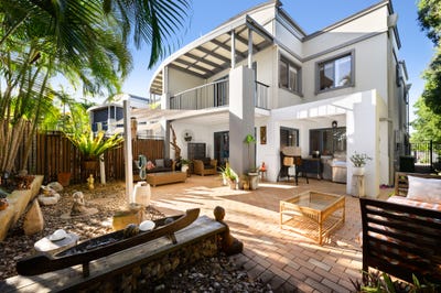 /international/au/22-117-palm-meadows-drive-carrara-qld-151362276/