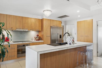 /international/au/24-1-burt-avenue-findon-sa-150967240/