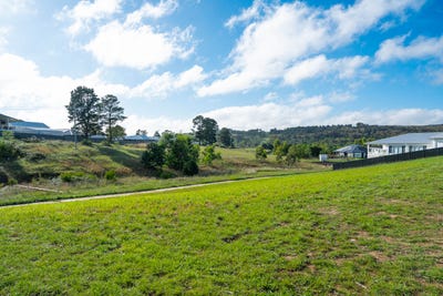 /international/au/33-madeleine-drive-goulburn-nsw-204468940/