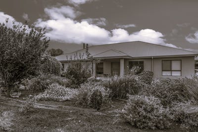 /international/au/221-drummond-avenue-loxton-sa-150933100/