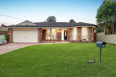 /international/au/13-bales-street-mount-waverley-vic-148376820/