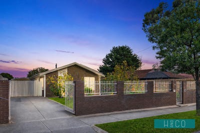/international/au/10-dartmoor-drive-meadow-heights-vic-151317648/