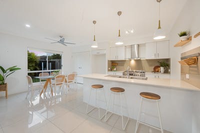 /international/au/7-saracen-street-warner-qld-152262252/