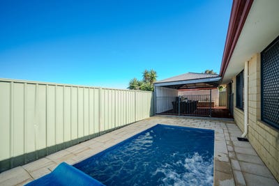 /international/au/6-pyrenees-lane-merriwa-wa-152213584/