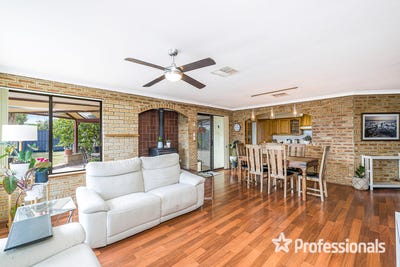 /international/au/17-backhouse-road-kingsley-wa-148187312/