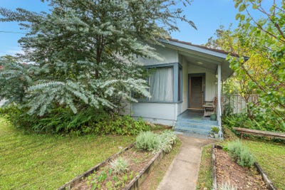 /international/au/53-leonard-street-bomaderry-nsw-150985140/