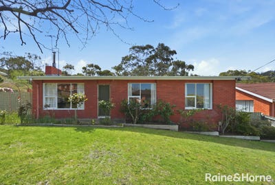 /international/au/73-alford-street-howrah-tas-152563496/