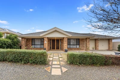/international/au/8a-maxwell-street-kapunda-sa-151665816/