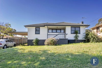 /international/au/54-bourke-street-cowra-nsw-152599312/