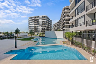/international/au/2201-10-sickle-avenue-hope-island-qld-150667752/