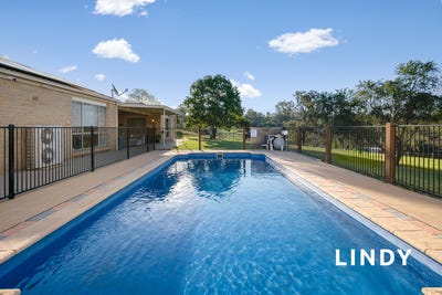 /international/au/120-gardner-circuit-singleton-nsw-152279096/