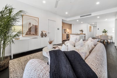 /international/au/51306-21-mollison-street-west-end-qld-151508268/