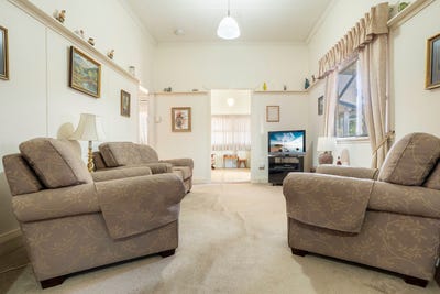 /international/au/12-forsyth-street-fairfield-qld-152544272/
