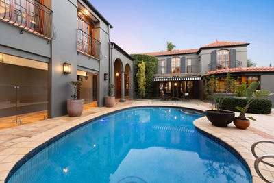 /international/au/18-binda-place-sorrento-qld-151493124/