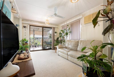 /international/au/1-lake-drive-lorikeet-park-arrawarra-nsw-148384064/?lang=en