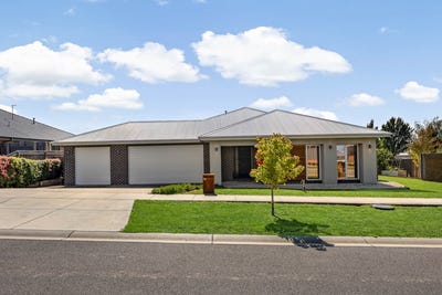 /international/au/39-rothschild-road-gisborne-vic-150872920/