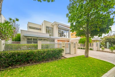 /international/au/7-honeypot-way-churchlands-wa-151429880/