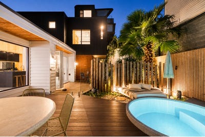 /international/au/171a-golden-four-drive-bilinga-qld-151139876/