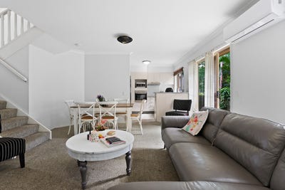 /international/au/8-757-ashmore-road-molendinar-qld-151604916/
