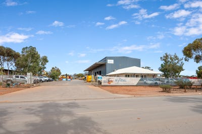 /international/au/45-broadwood-street-west-kalgoorlie-wa-505259404/