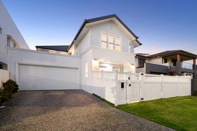 /international/au/33-river-vista-way-paradise-point-qld-148611720/?lang=en