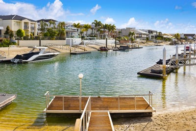 /international/au/41-admiralty-drive-paradise-waters-qld-147992324/