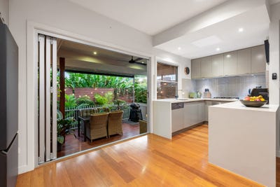/international/au/38a-mullens-street-hawthorne-qld-151119668/