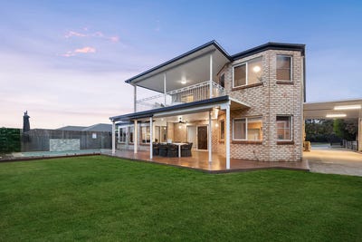 /international/au/17-gordon-crescent-wakerley-qld-152502360/
