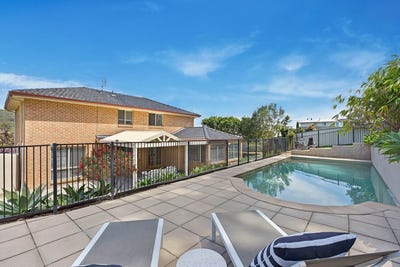 /international/au/12-scribbly-gum-crescent-erina-nsw-152615756/