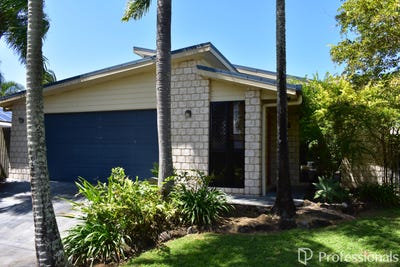 /international/au/16-sunseeker-court-blacks-beach-qld-150739664/