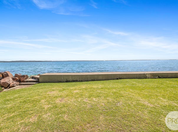 2/32 Sandy Point Road, Corlette, NSW 2315