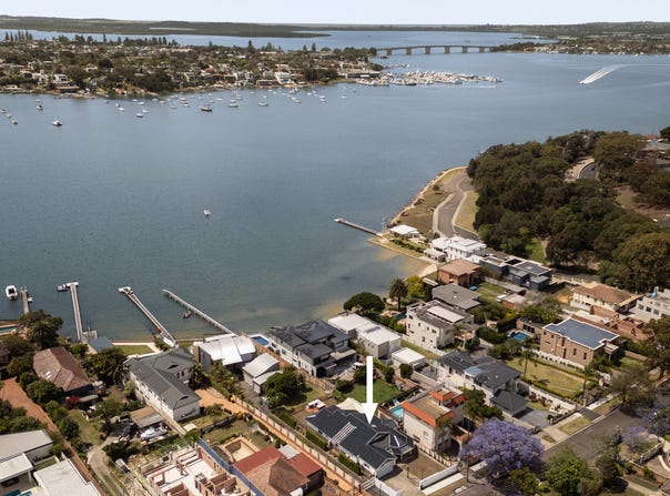 18 Beach Street, Blakehurst, NSW 2221