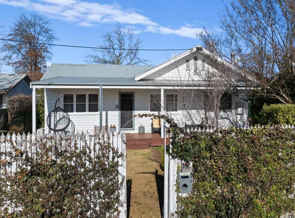 32 Malcolm Street, Mansfield, Vic 3722