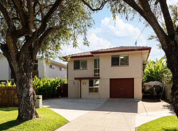 12 Bramble Street, Woody Point, Qld 4019