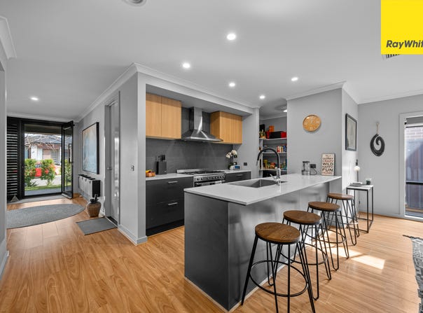 22 Lovicks Road, Weir Views, Vic 3338
