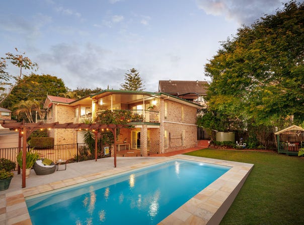 3 Preston Place, Brookfield, Qld 4069