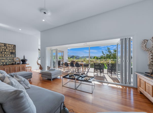 62 Eshelby Drive, Cannonvale, Qld 4802