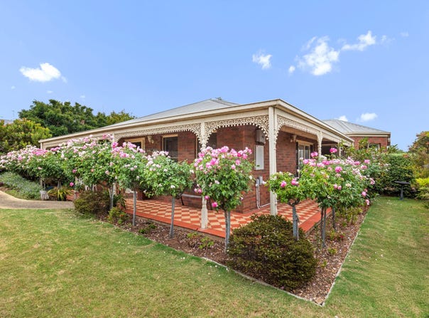 61 Monterey Drive, Waurn Ponds, Vic 3216